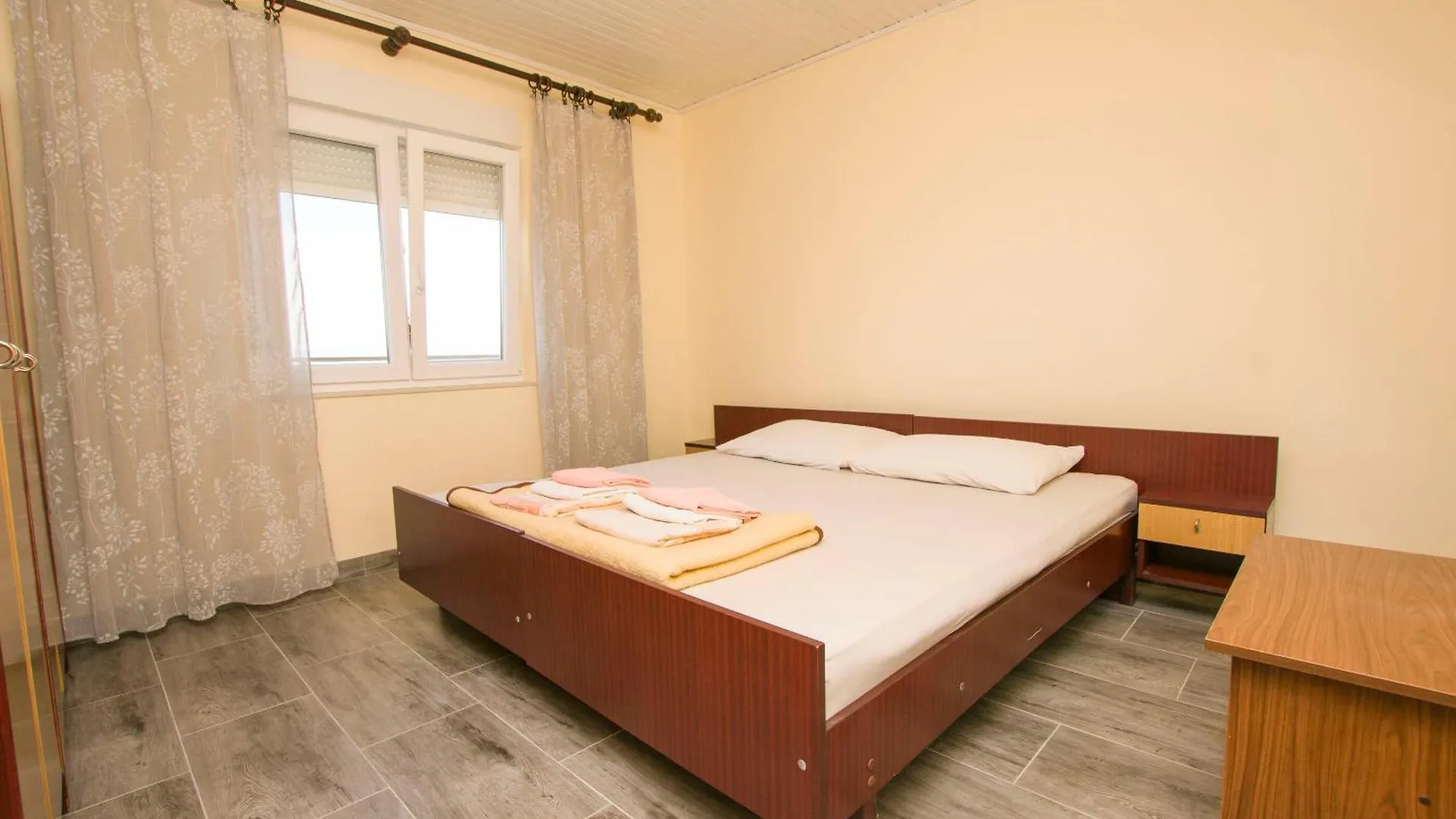 Apartment Marin  Tkon