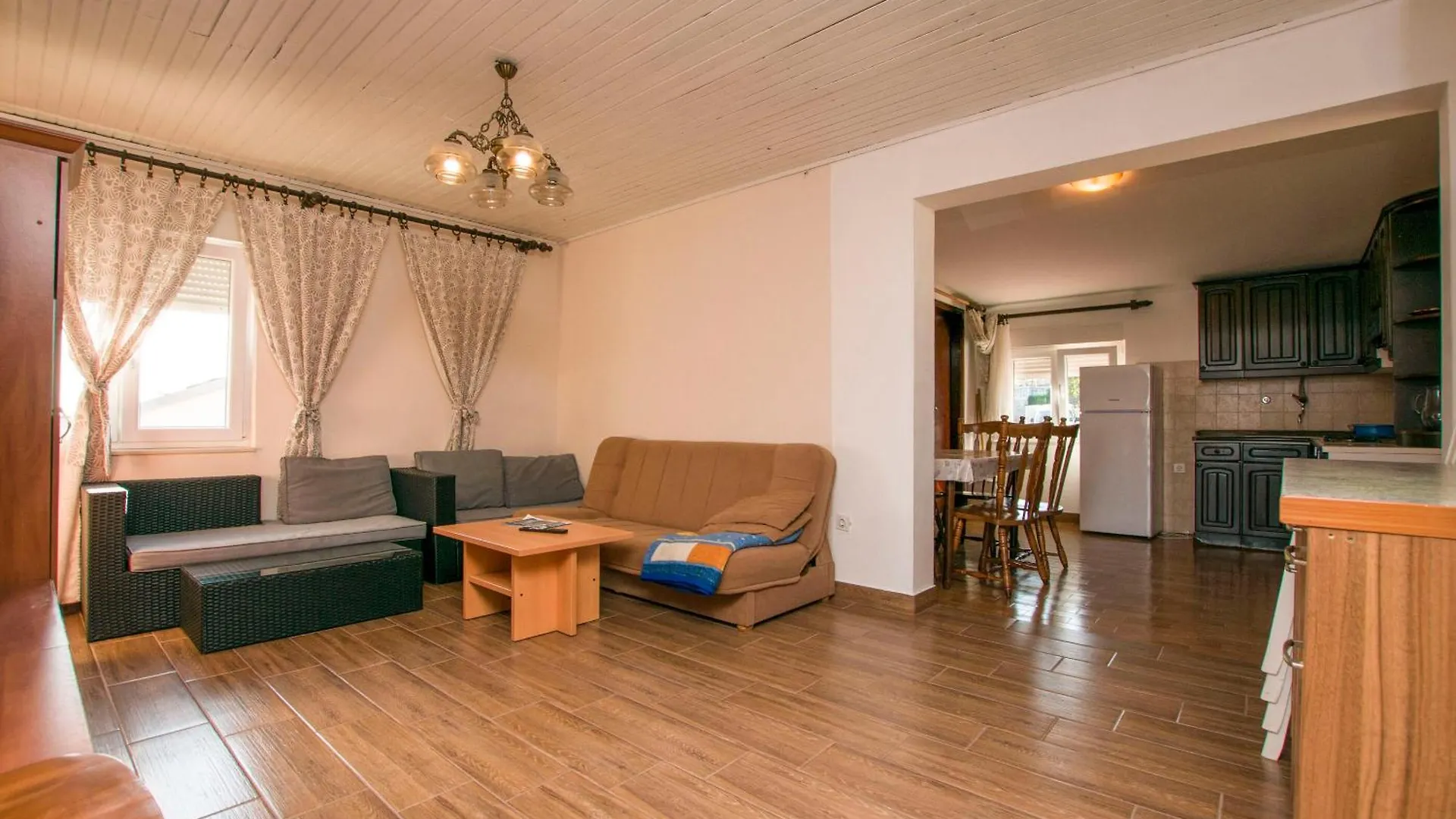 Apartment Marin  Tkon